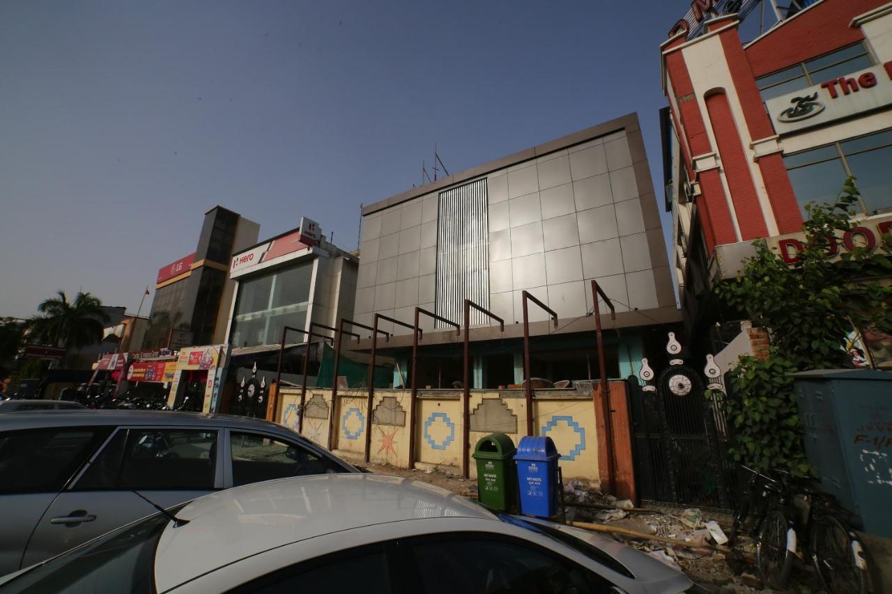 Oyo 16536 Hotel Vasko Dźajpur Zewnętrze zdjęcie