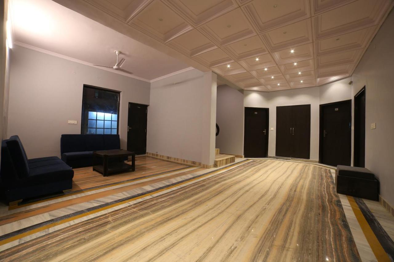 Oyo 16536 Hotel Vasko Dźajpur Zewnętrze zdjęcie