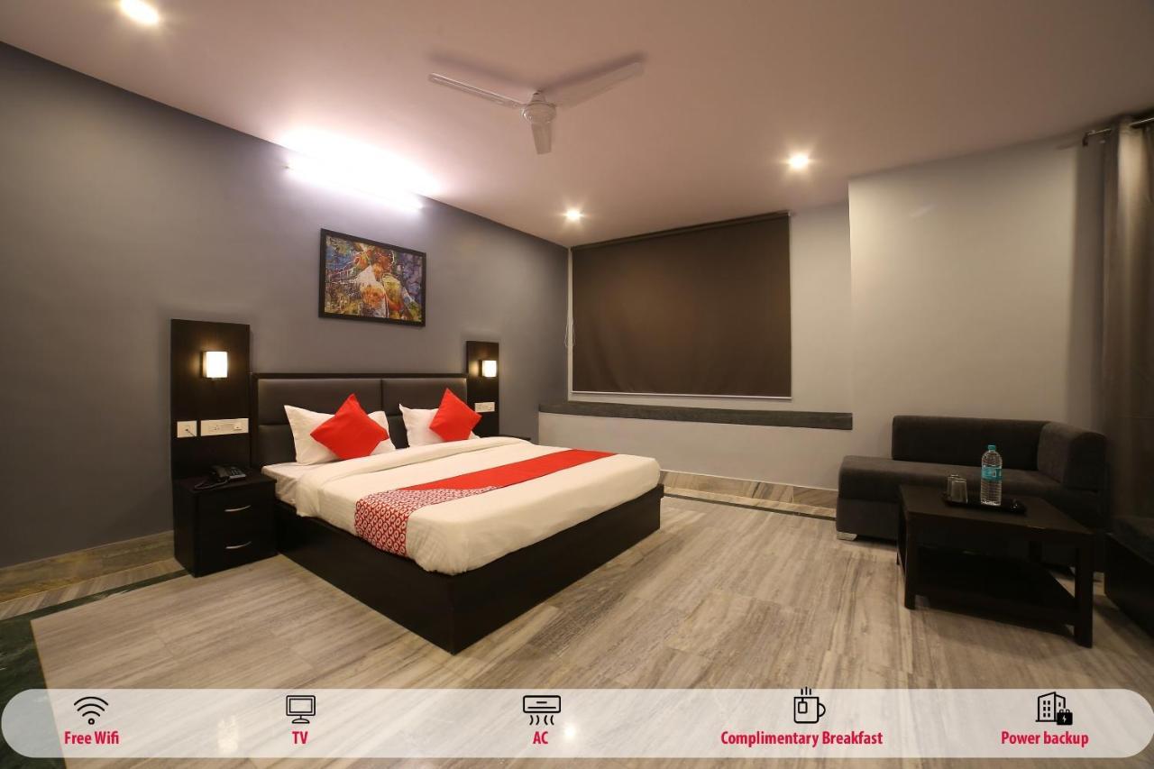 Oyo 16536 Hotel Vasko Dźajpur Zewnętrze zdjęcie
