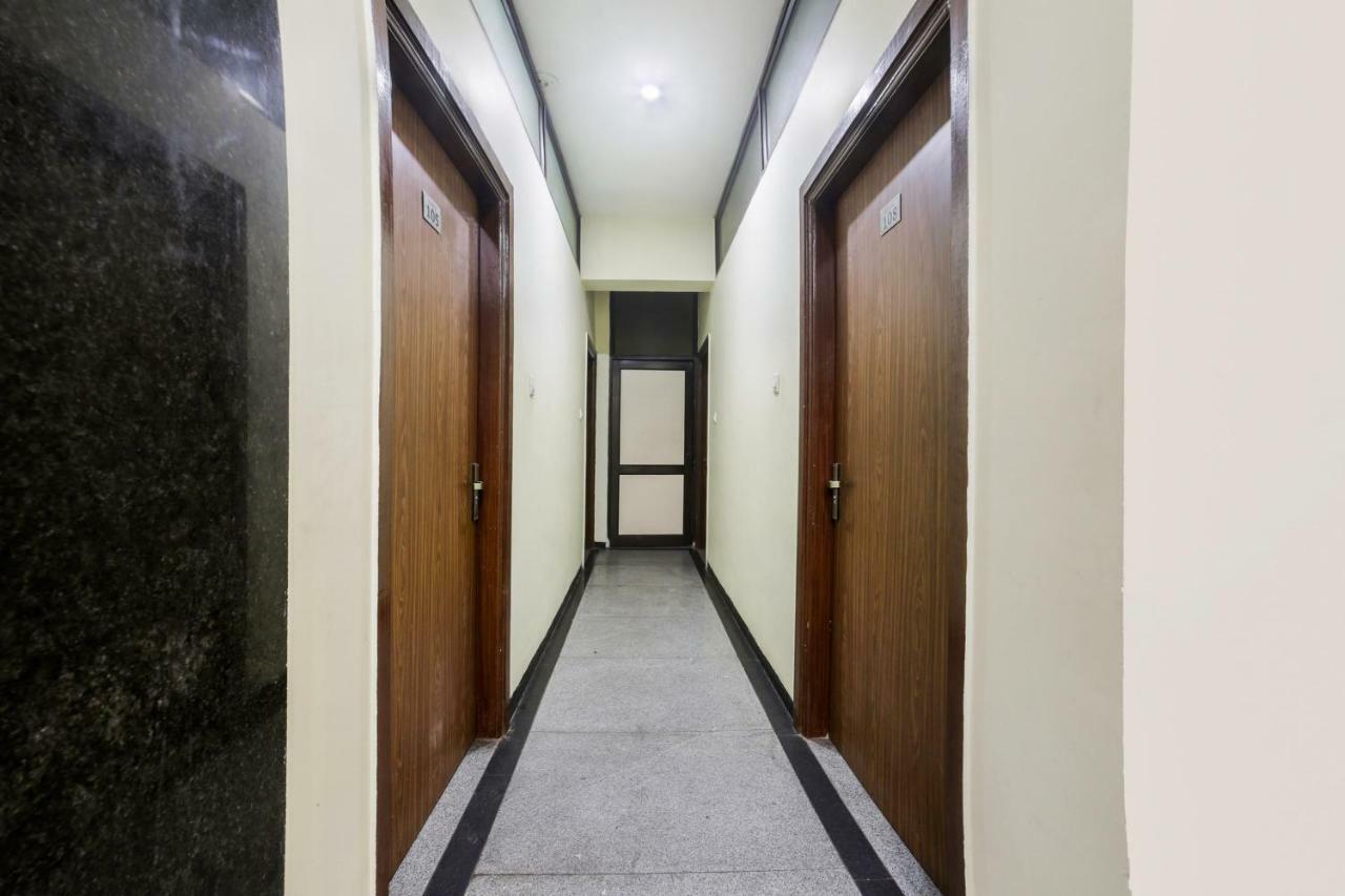 Oyo 16536 Hotel Vasko Dźajpur Zewnętrze zdjęcie